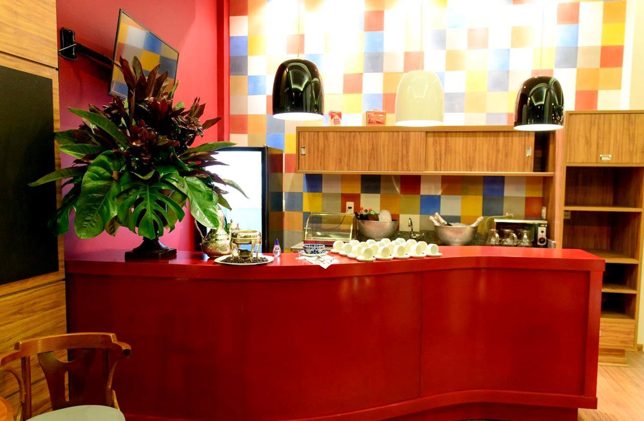 Vivas E Casa Hotel